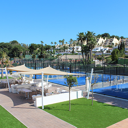 Padel Courts and courtside bar